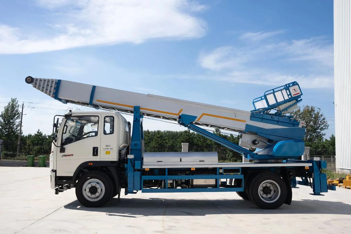 苏州虎丘云梯上料车租赁费用