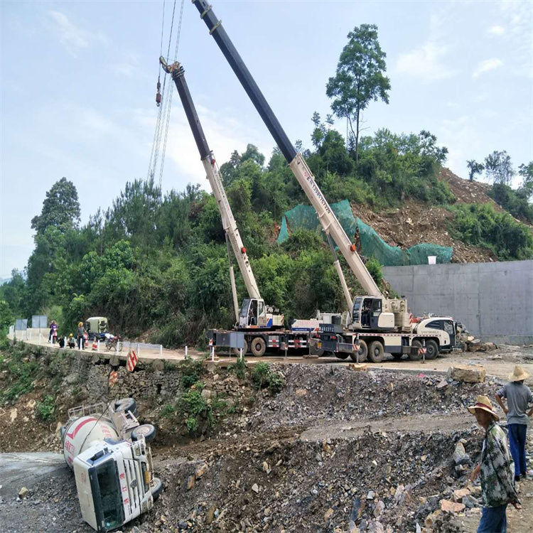 苏州虎丘汽车掉沟里叫吊车救援要多少钱